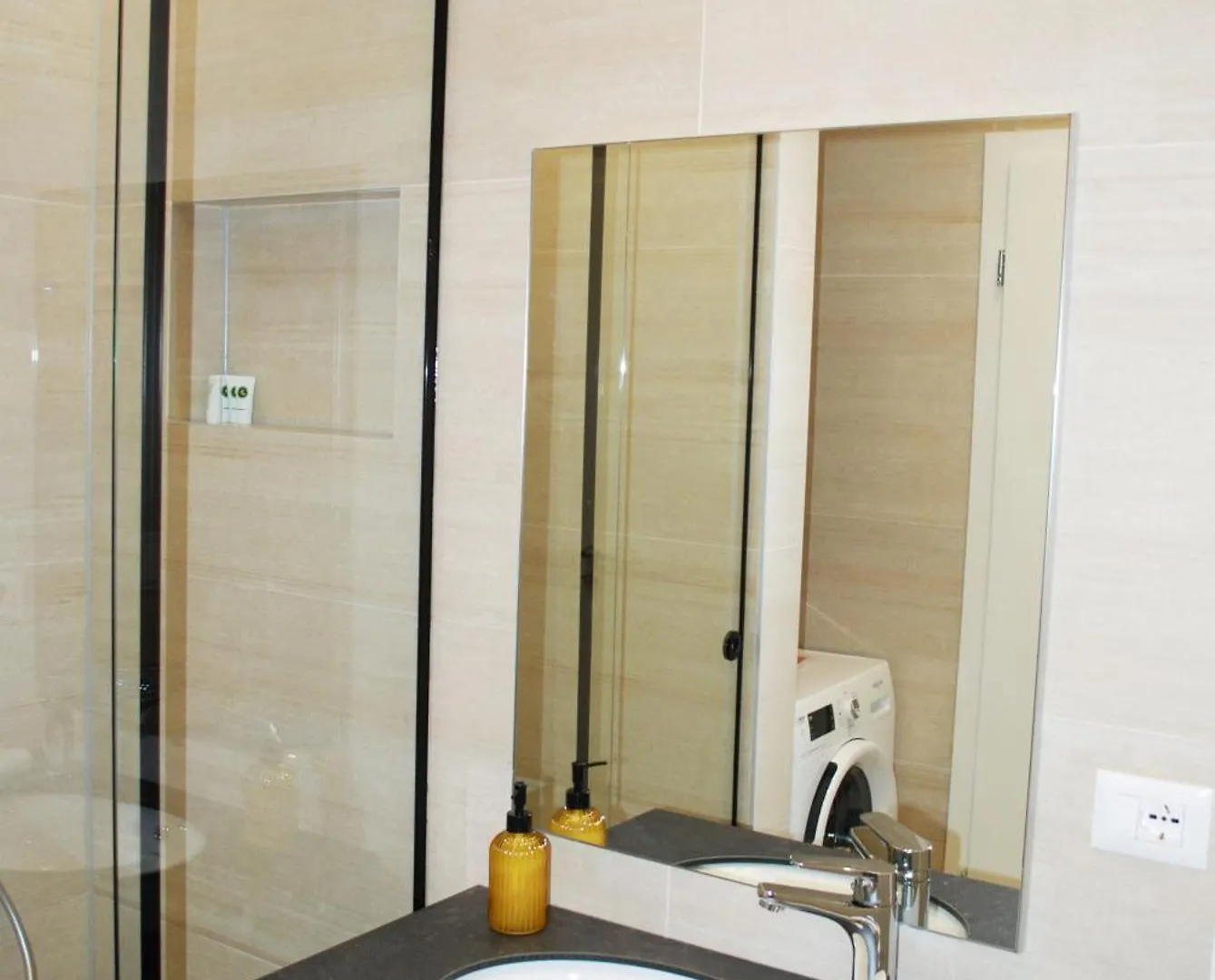 טיראנה Lindi'S Apartment 8/4